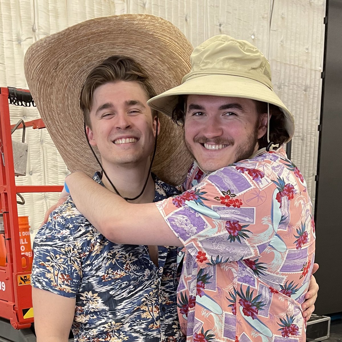 LudwigAhgren's tweet image. “wanna get a shit ton of likes”