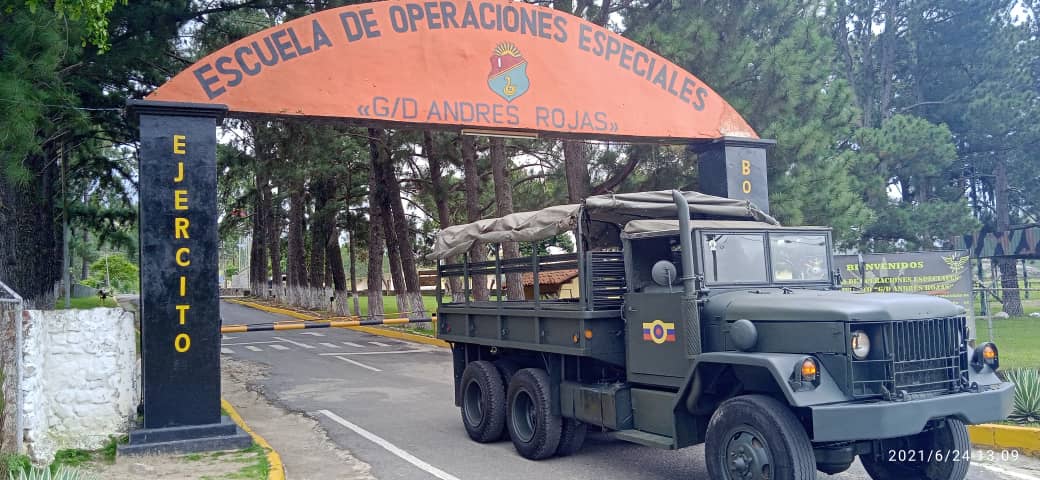 Vehículos logísticos del Ejército Bolivariano - Página 2 E47DnvrX0AMSkh8?format=jpg&name=medium