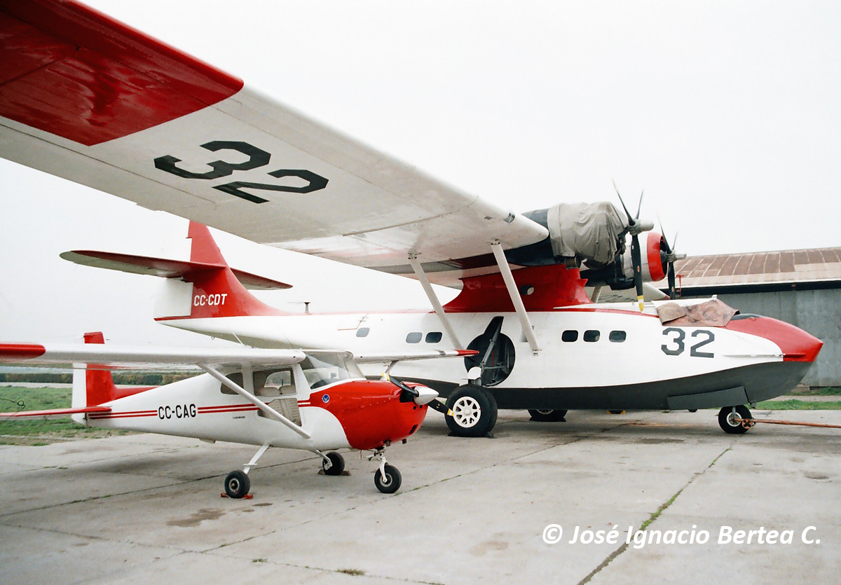 BerteaAviation's tweet photo. "Canso 32" Canadian Vickers - Consolidated Catalina OA-10A s/n CV-596 of the ASPAR Ltd. in Los Cerrillos Airport SCTI in June 2005 @stagg_linda @MyBCAM @FACh_Chile @FIDAE_OFICIAL #Catalina #PBY5a #parraguez #aspar #Loscerrillos #Scti @PBY_Lovers @CatalinaPBY https://t.co/rxhE2zZWQv