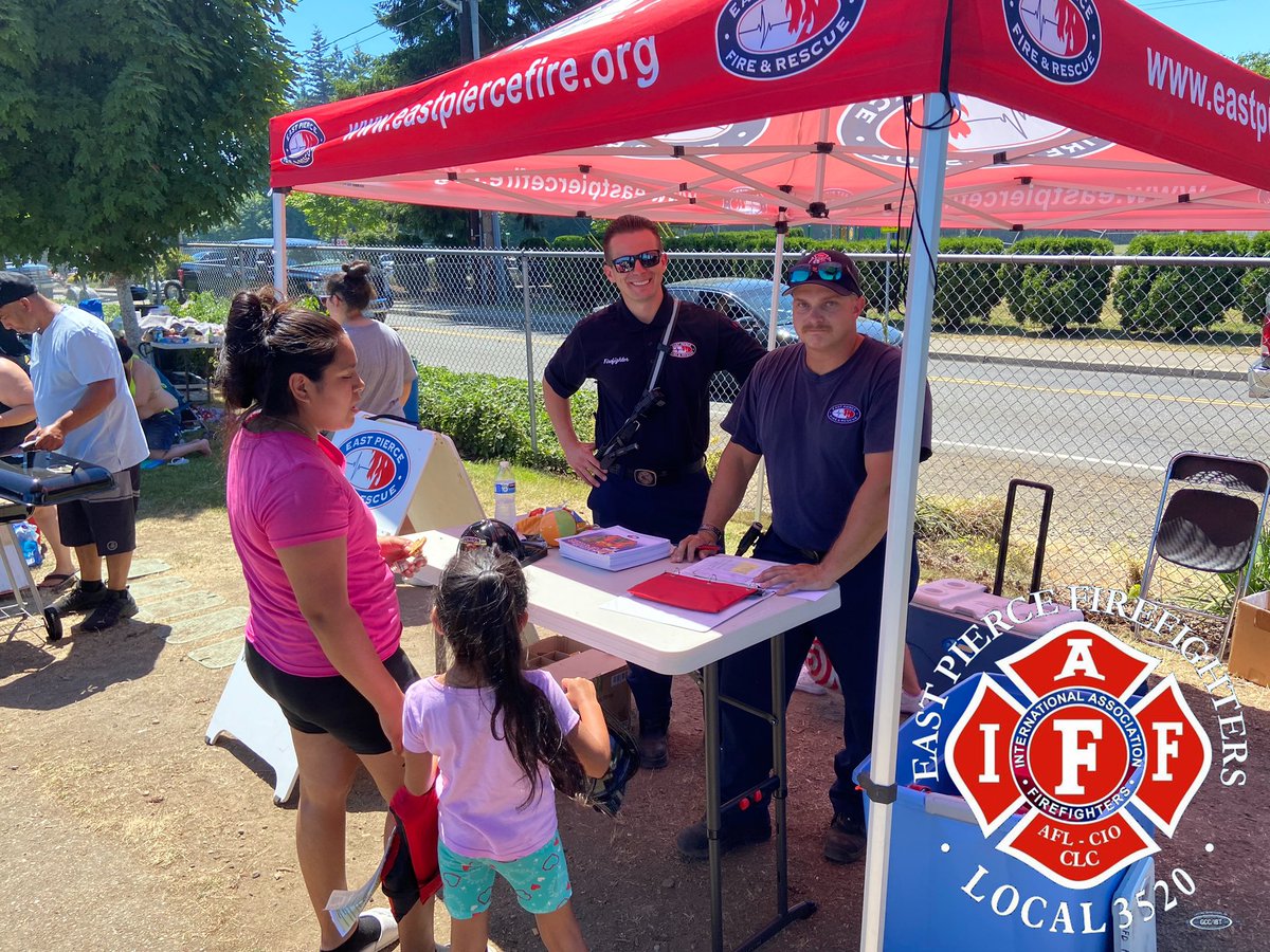EastPierceFFs's tweet photo. With the two recent drownings and one near drowning on #LakeTapps your firefighters spent Saturday and Sunday afternoon at Allen Yorke Park and North Lake Tapps Park selling life jackets and providing water safety information! 

#IAFF #LakeTapps #WaterSafety https://t.co/lyhCCNTG1k