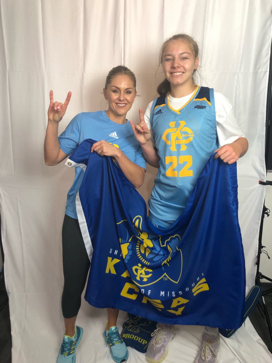 AaronAveri's tweet photo. I’m so grateful to receive an offer from UMKC. The coaches and players couldn’t have been better and I can’t wait to watch games and go to camps! Go Roos🤟@CoachJacie @KCRoos_WBB https://t.co/o4bR8d8CZO