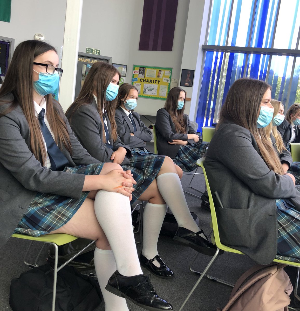 MissHand3's tweet photo. Our passionate young sports leaders during their virtual meeting with @CarmelCollege. Thank you- the girls took a lot away from the session and they are enjoying being part of the ‘Aspire 2 Be’ project! @ssat @PECarmel @HopeAcademyPE  @hope_careers  @hopeclassof2023 #proud 😊👏🏼 https://t.co/xeWN9Xije5