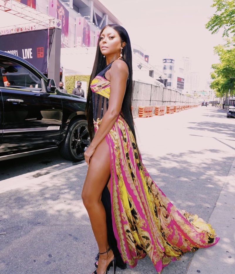 04_kcjj's tweet image. Baby Taraji is SERVINGGGGGG  #BETAwards