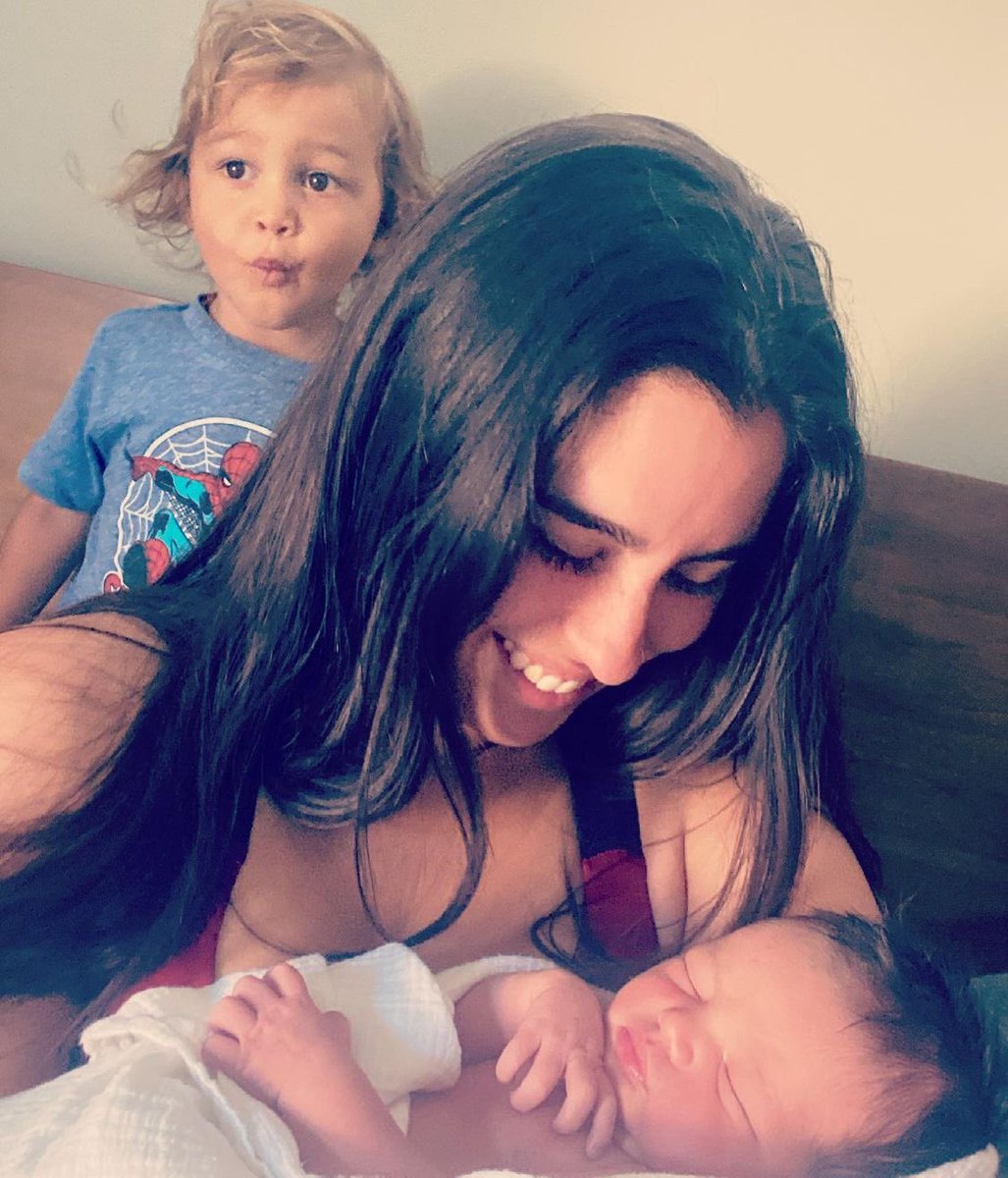 bbysanch's tweet image. AAAAAA A LAUREN FOI CONHECER A VIDA, TIA BABONA QUE FOFURA