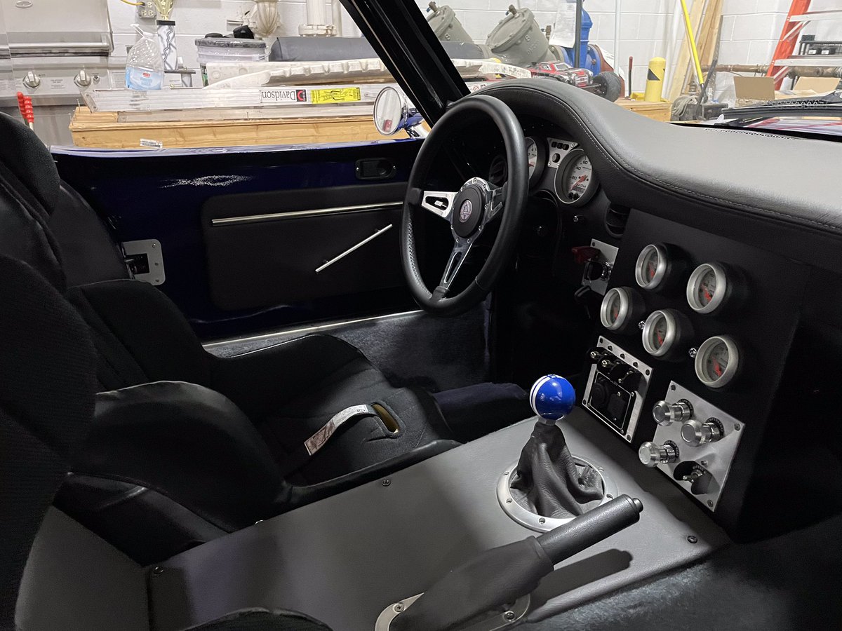 express_main's tweet image. She’s a beauty! @FactoryFive #daytonacoupe #ShelbyCobra