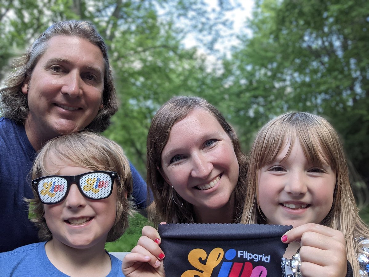 Hello, #FlipgridForAll! 👋 Who else is excited for #FlipgridLIVE?!? Less than 24 hours away, but there's still time to register! aka.ms/flipgridlive Hope to see you there! 💚🕺🎉