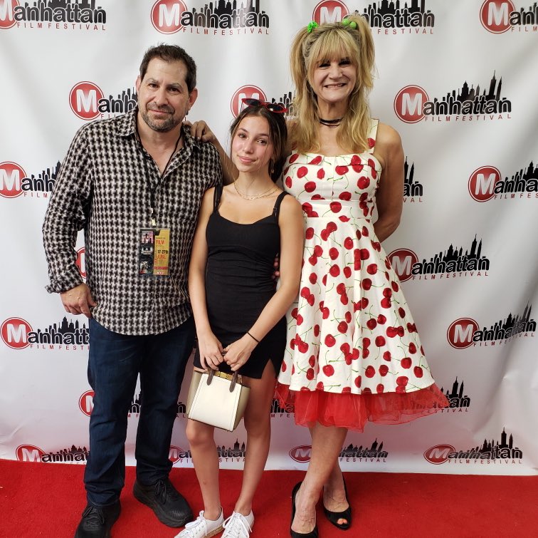 SamarahConley's tweet image. It was so great being back to NYC last night for the 1st time, in a long time, at Cinema Village for the Manhattan Film Festival screening of How Am I Doing
#MFF2021 #nyc #cinemavillage