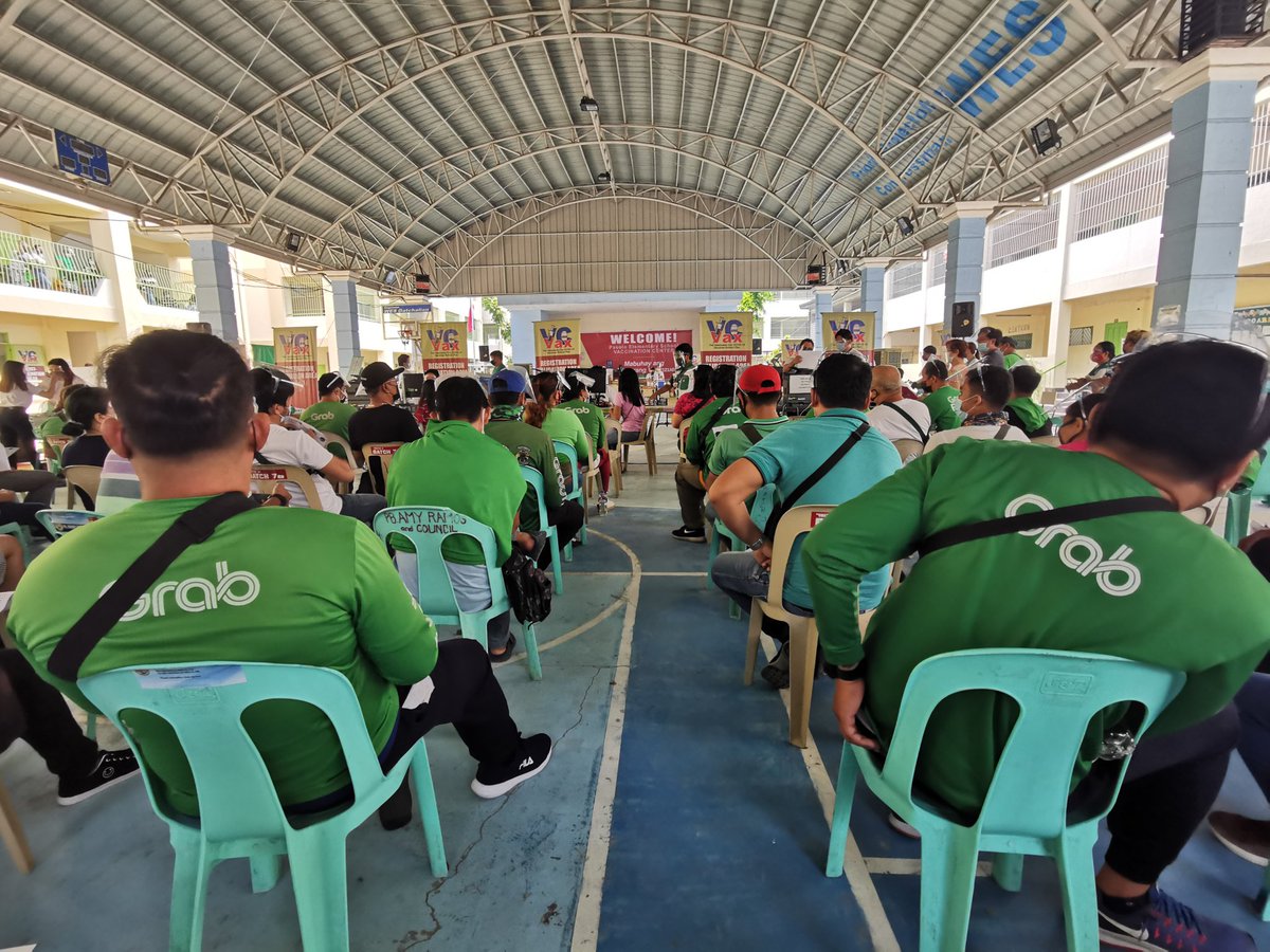 valenzuelacity's tweet photo. #HappeningNow #GrabDay in Valenzuela City

1,200 @grabph employees will be inoculated today Pasolo Elementary School in Valenzuela City. Food delivery service drivers are part of the A4 priority group. #BakunadongManggagawa https://t.co/t96mw6w5yb