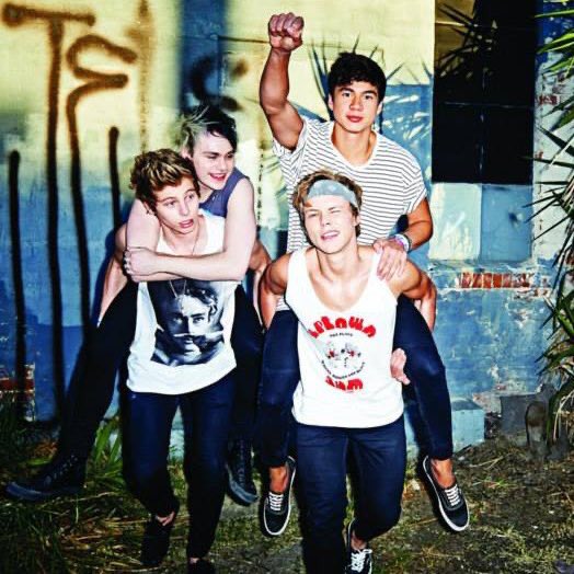ssuperbIoom's tweet photo. 7 years being a fan of this band❤️

Thank you for being by my side since 2014!Those years have been amazing, you've taught me so many things, and I can't wait to experience another journey! 

We'll never be as young as we are now❤️ 

#7YearsOf5SOSSelfTitled #5SOS7
#7YearsWith5SOS https://t.co/yAChG0C876