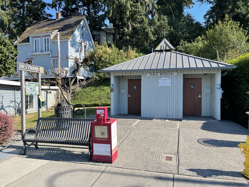 kona404's tweet photo. Public restrooms in La Conner! #PRIMBY https://t.co/j7Zqo9U59t