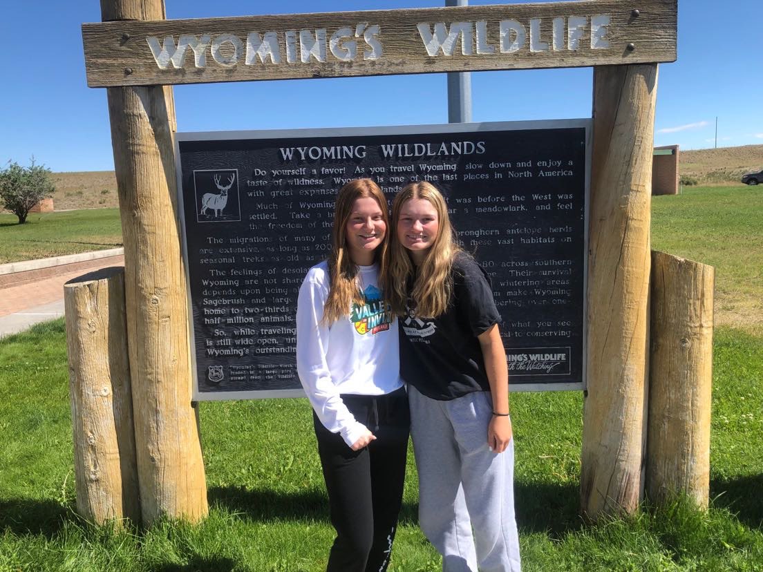 JensenEllie7's tweet photo. Road trip completed! Finally made it to our hotel in Denver, Colorado and we are ready to play some ball!! @stack_sonoma @ASUSoftball @BeaverSoftball @CoachCButler @COSparkFire @AggieSoftball @CoachStrinz https://t.co/hJhfeBoHxl