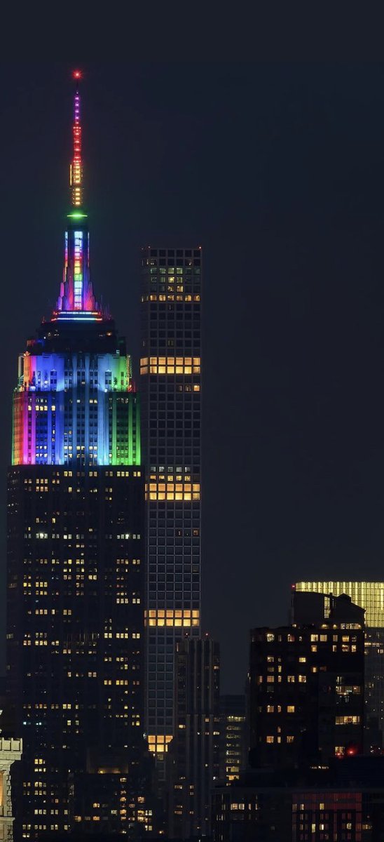 I love my city! Happy #pride 🏳️‍🌈🏳️‍⚧️And thanks @EmpireStateBldg