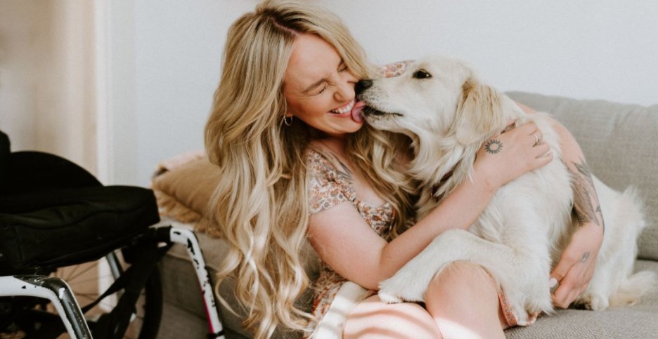 Need a #wholesome fix for your Monday morning? 
Diversity &amp; Inclusion legend <a href="/RTMyWheelLife/">Rhiannon Tracey</a>
recently put digital pen to paper to reveal how her relationship with #animals was a pivotal one for rebuilding her life after a tragic accident.

full article:

bit.ly/2U95PB6