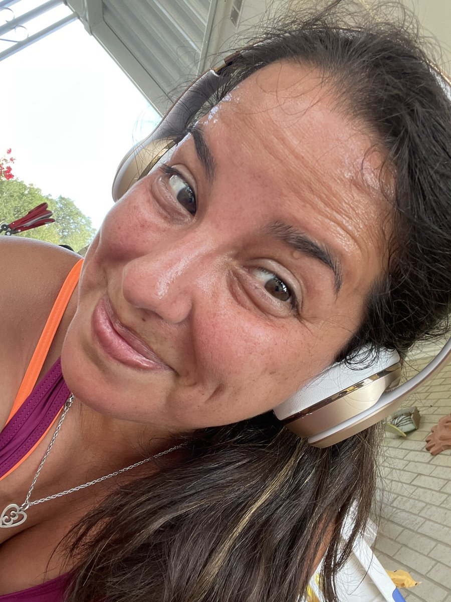 MrsReyes3rd's tweet photo. Sunday Funday! Church ✔️, exercise ✔️ #summerbingo @NISDCable #dontforgettoexercise https://t.co/8tPeLDVEO5