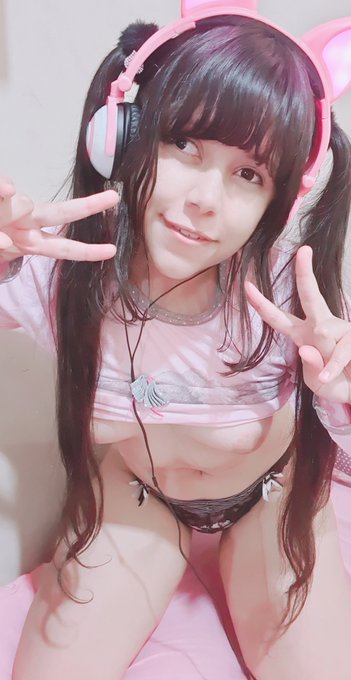 Hey! You can squeeze my little petite tits all you want! ❤️ https://t.co/6Wzjw1mDfQ