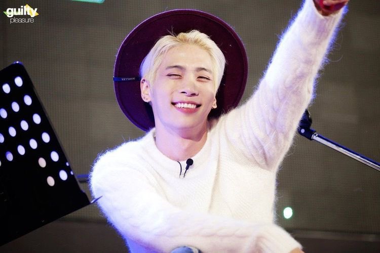JJONGLOOKS's tweet photo. hello!! i dont know if a lot of you will remember me but i want to apologise for how inactive i’ve been, this year has been really rough for me but i’ve reached an okay point and truly want to work on posting more jonghyun content <3 

please look forward to this as i am :) https://t.co/XesZKOCmCN