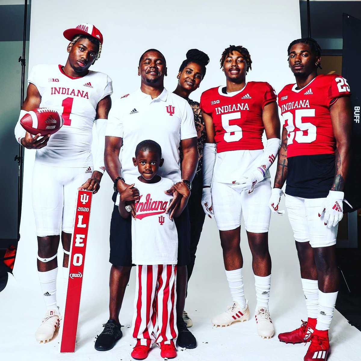 darnellm_'s tweet photo. My men. When your vision becomes their reality🔥#leo #iufb #hoosiers #DMCU #footballlife https://t.co/3SZR6Yz64s