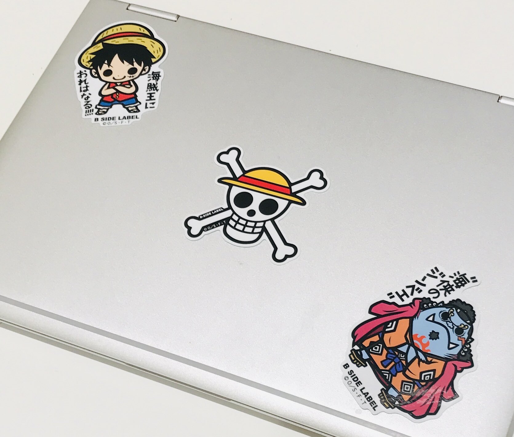 One Piece 麦わらストア梅田店 新商品 B Side Label ワンピースコラボステッカー 各385円 税込 好評発売中 麦わらストア Onepiece T Co 6nz316sdgd Twitter