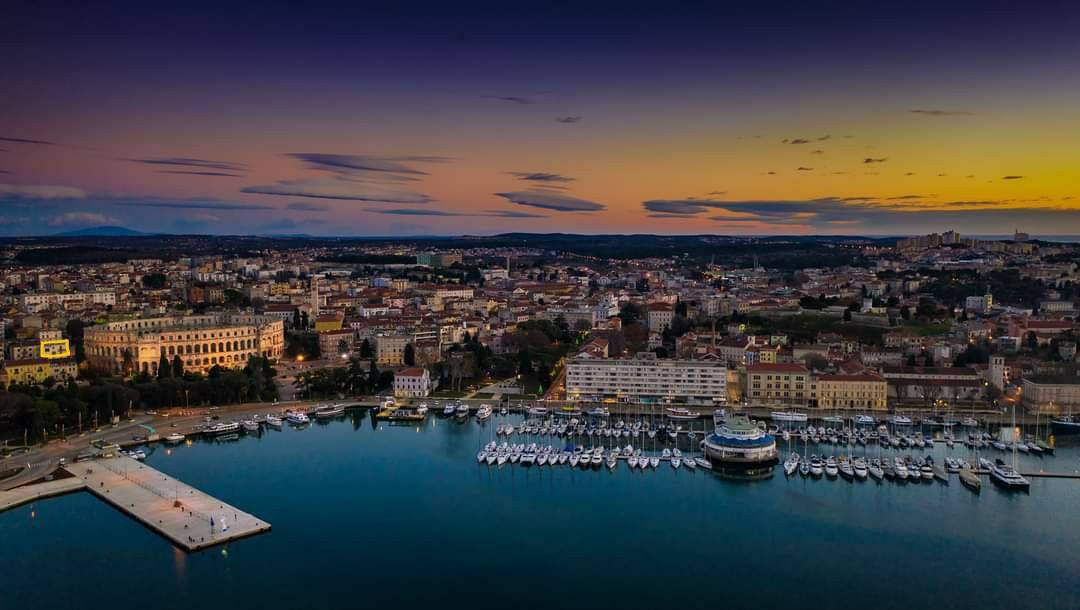 LuxuryPula's tweet photo. 🏠Book with us. Apartments up to 12 people near arena, mark on picture with 🟨 https://t.co/dowbgFMLWA #pula #summer #holiday #notfarholidays #croatia #weekend #trip #explore #beach #nexttoarena #luxurypula https://t.co/6BRPuWcxta