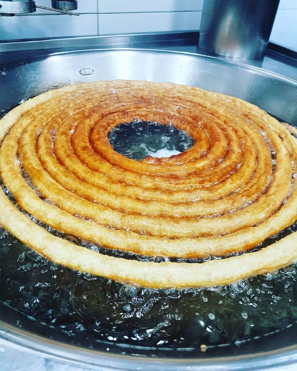 Macape1984's tweet photo. 🤔 Si no os gustan los lunes os puedo freír unos jeringos...

#BuenosDías (@donchalecos 🤭) https://t.co/IaOPLr0umj