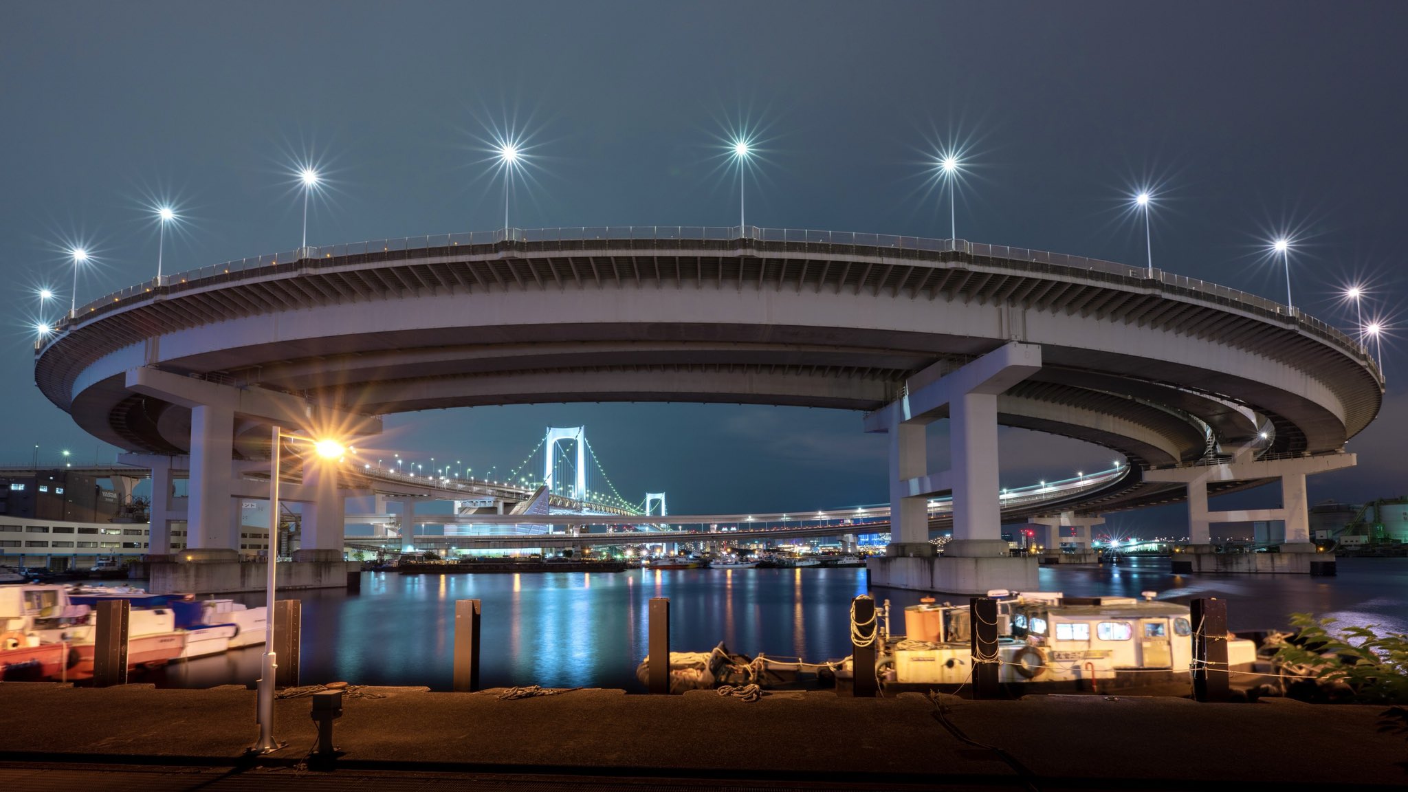Twitter 上的 Shinsuke Photography Loop In My Head Rainbow Bridge Crossing Northern Tokyo Bay 夜の芝浦海上ループ橋 Rainbowbridge Tokyobay Longexposure Japan Nikonz7ii Zcreators レインボーブリッジ 夜景撮影 長時間露光 東京 日本 風景写真