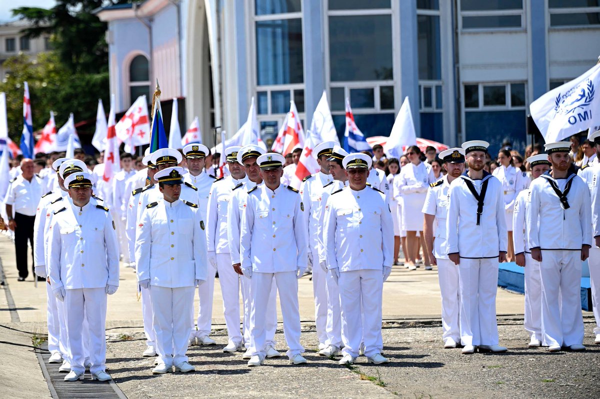 BatumiCC's tweet photo. #HappySeafarersDay
#25thofJuneInternationalDayoftheSeafarer
On this day, representatives of Government and Maritime Academy paid respect to Seafarers and recognized the invaluable contribution they make to international trade and the world economy. https://t.co/oIVuFddRc9