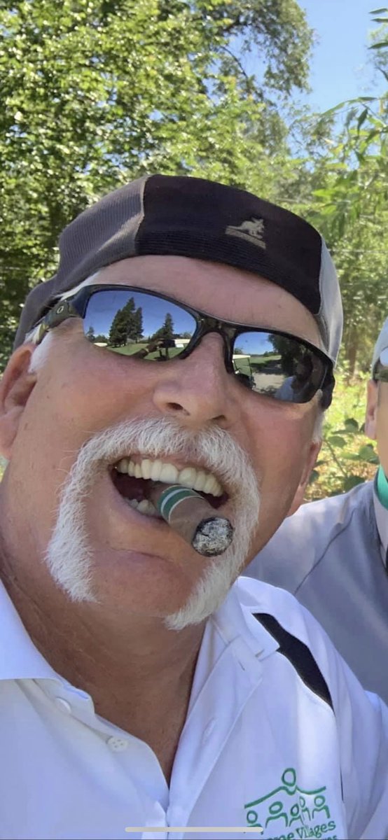 horseshoestache's tweet photo. #horseshoestache #cigarstache #daddystache https://t.co/lgbOSMfQTG