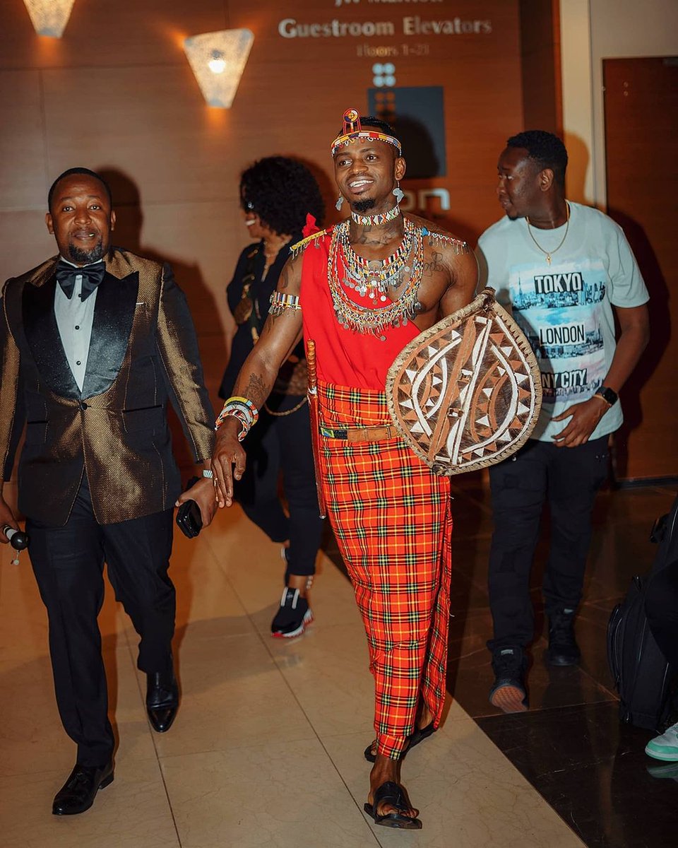 Kupitia tuzo hii nimeona ni kias gani watanzania tuna umoja, upendo na kuthamini vya kwetu...Nawashkuru sana kila mmoja wenu kwa Upendo mkubwa mlionionesha...Nifaraja kuona Dunia inapotaja nchi zenye Wanamuziki bora Tanzania inatajwa, ni jambo la Kumshukuru Mungu