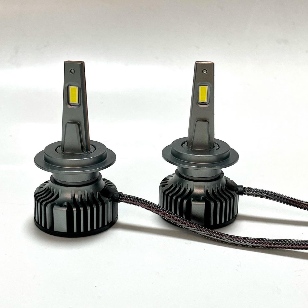 Truteclighting's tweet photo. Extremely brighter led headlights bulbs 40W- 5000lumen /bulb . Europe beam standard, The most safe and quality as good as Osram . 5years warranty! #ledheadlight#foglights#foglamp#4X4#offroadlights https://t.co/BBv1osGajd