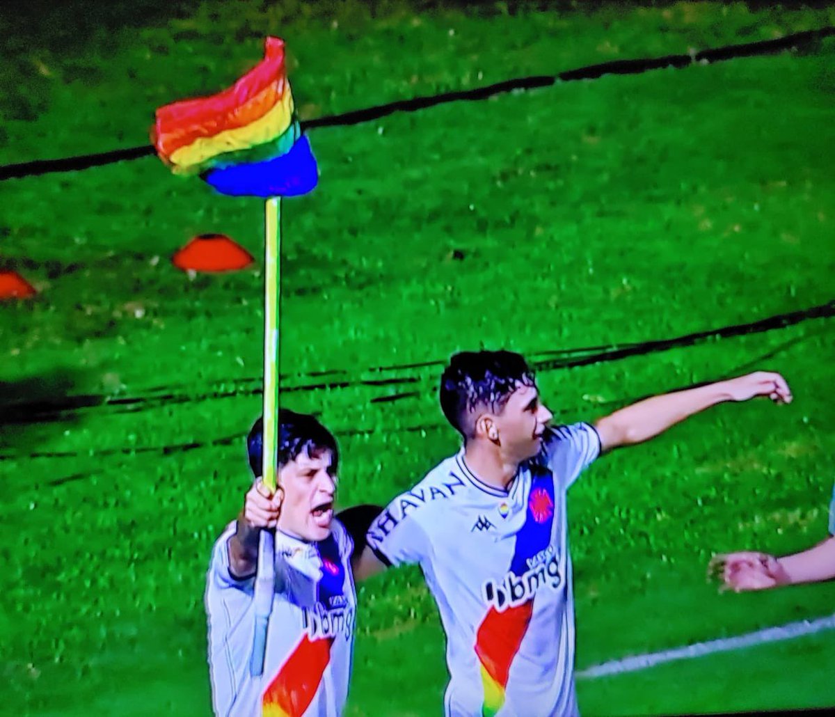 pretozeze's tweet photo. Vasco da gama fazendo história ! https://t.co/t992owwS2s