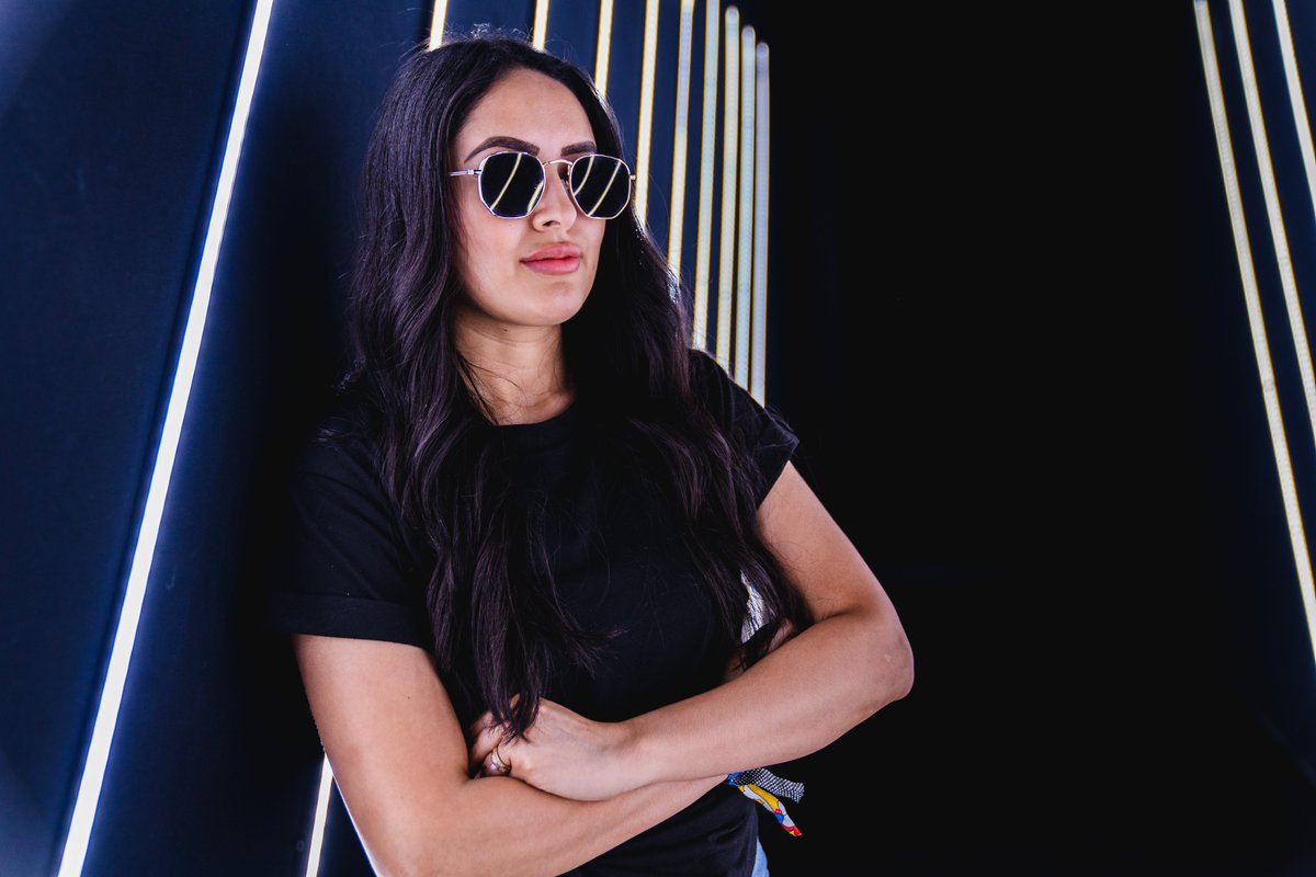 glosoya10's tweet photo. Took some cool pics of @melaniee_tx while we were at @snowdaydallas 

#snowdaydallas #dallaspop https://t.co/wbUfFP03dw