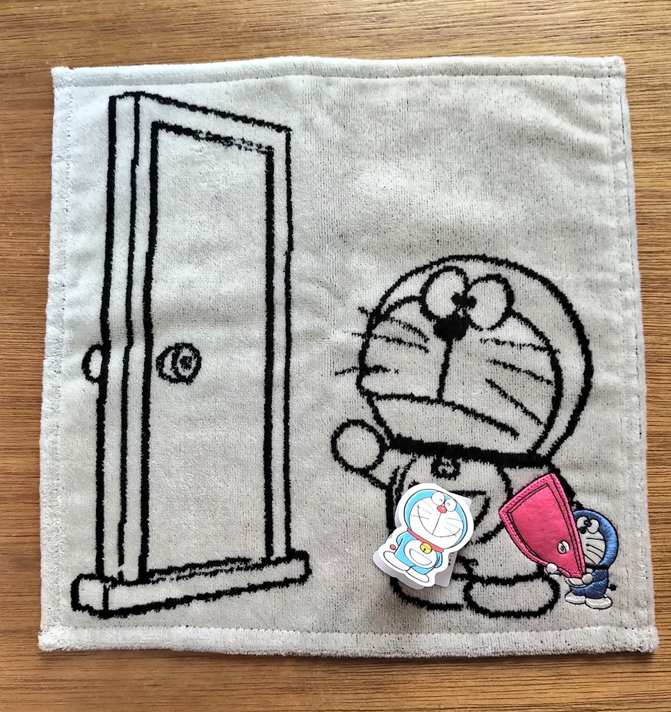 Tobichi京都 こんにちは ドラえもん1コマ拡大鑑賞展 はじまりました 汗をかいたり 手を洗う機会が増え ハンカチ1枚では心もとない季節がやってきました ドラえもんの道具とワンポイントの刺繍がイカしたデザインのハンドタオルはふかっと気持ち良い Tobichi京都 こんにちは ドラえもん1コマ拡大鑑賞展 はじまりました 汗をかいたり 手を洗う機会が増え ハンカチ1枚では心もとない季節がやってきました ドラえもんの道具とワンポイントの刺繍がイカしたデザインのハンドタオルはふかっと気持ち良い
