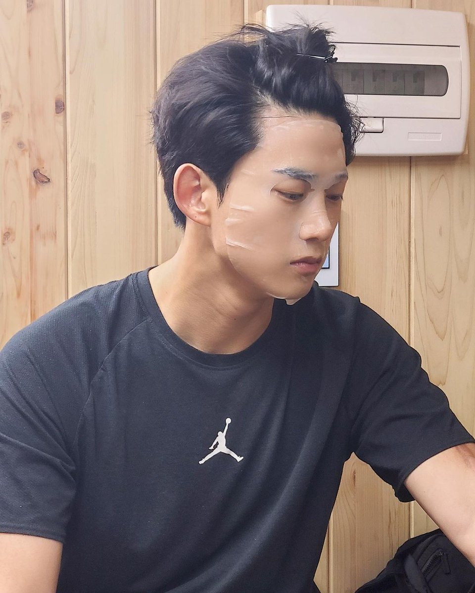 2pmalways's tweet photo. [eyecontaec IG]
MUST get ready for the comeback show~😎
⠀
#옥택연 #OKTAECYEON #2PM #COMEBACKSHOW #mnet #At7PM #해야해 #MUST
https://t.co/LqReNTCMF4 https://t.co/cLOmZ6AgR3