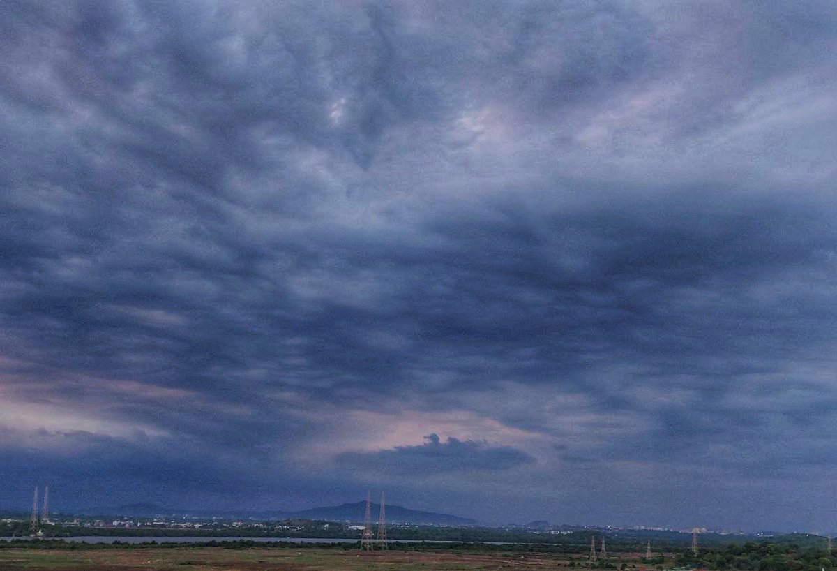 ami2703's tweet photo. @arian_earthling Umm.. this definitely is view from GB road 👇🏼 :) https://t.co/bexvTcNd7B