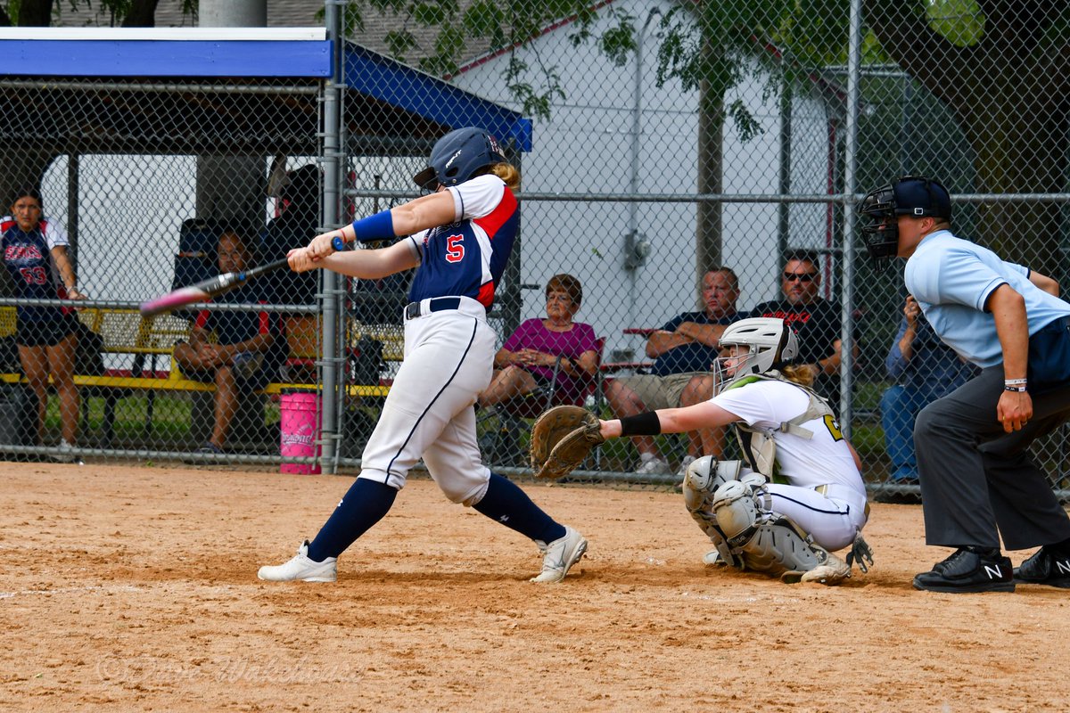 negoldjarz's tweet photo. Talk about giving it 💯% This kid 👇 right here never quit.🔥 @MaciRiedl did an amazing job catching this weekend! Proud of you Maci!💛 #blocking #catching #throwdowns #popups #pickles #warrior 
@pgfnebraska @TopGunEvents @Watertightroof3 https://t.co/WGgC1WuhVo
