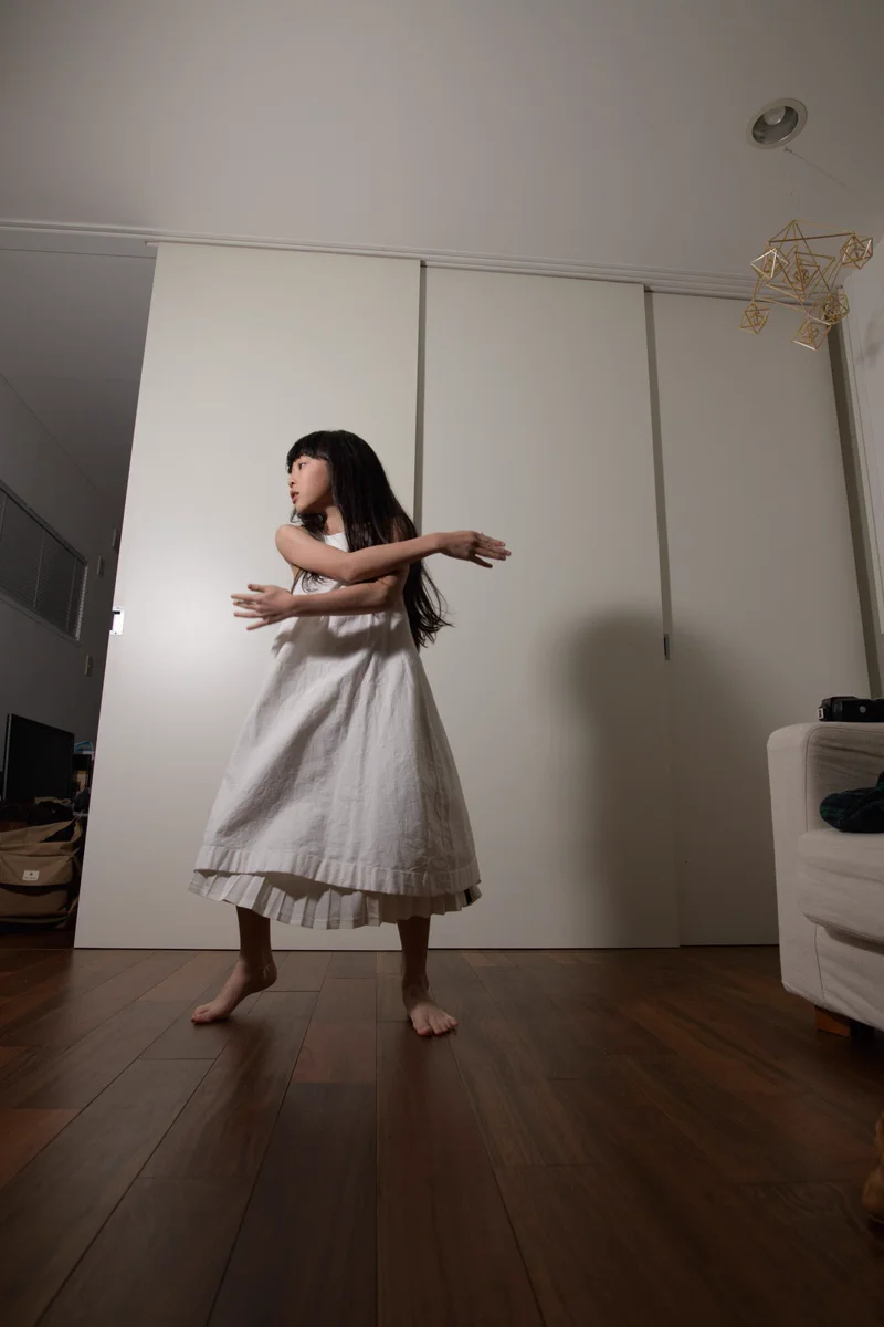 レタッチの技術がすごい！娘をモデルに。異世界にいるみたい