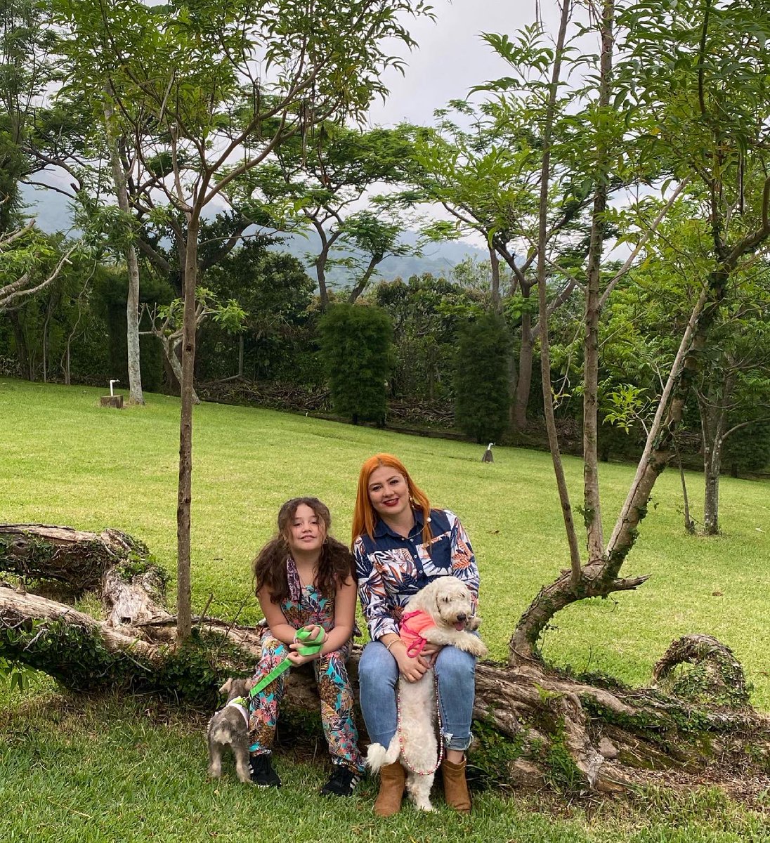 kattielolla's tweet photo. Amor puro 👩‍❤️‍👩😍�� https://t.co/huKnsFsXPc