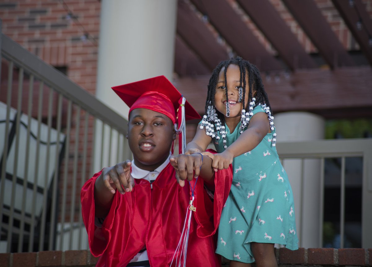 msuniki's tweet photo. I'm so proud of my son! The past few years watching my mother decline has been tough, yet he continued to stay focused and will continue at College this fall! He's the BEST big brother and an amazing son! #PathToSuccess #ProudSingleMom #PrinceJordan #Blessed https://t.co/6HEVSAEYir