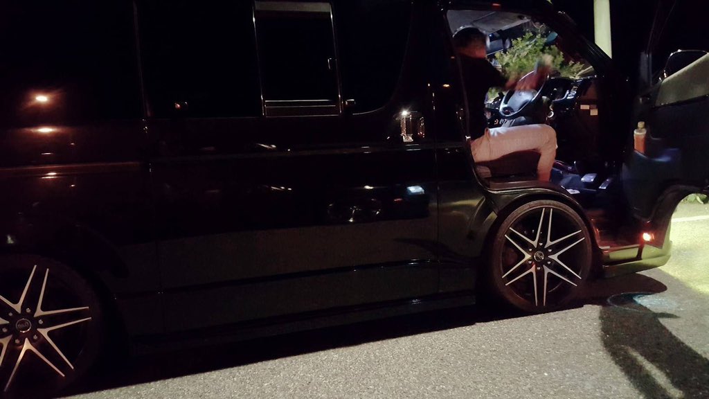 stnvip23's tweet photo. ~🚗固定ツイート🚗~
タント、ステップから
乗り換えた為書き直し
和歌山でうろちょろ200系ハイエース乗ってます！
気分で弄ったりしてます🤭
まぁほぼ現状維持でこんなハイエースですが良かったらコラボ等お願いいたします🤲
#ハイエース
#HIACE
#箱車連合
#関西和歌山Style
#車好きと繋がりたい https://t.co/eIdJtpH0lc