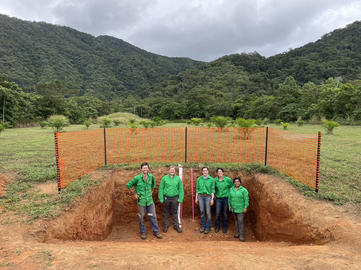 Congratulations to <a href="/UniNewEngland/">Uni of New England</a> who won the best overall university at the 2021 Australian Soil Judging competition. Well done <a href="/apsara_akapugah/">Apsara Amarasinghe</a> who placed 2nd in the individual section. 🏆🏆 <a href="/SoilScienceAust/">Soil Science Australia</a> <a href="/ERS_UNE/">ERS_UNE</a> #soiljudgingau