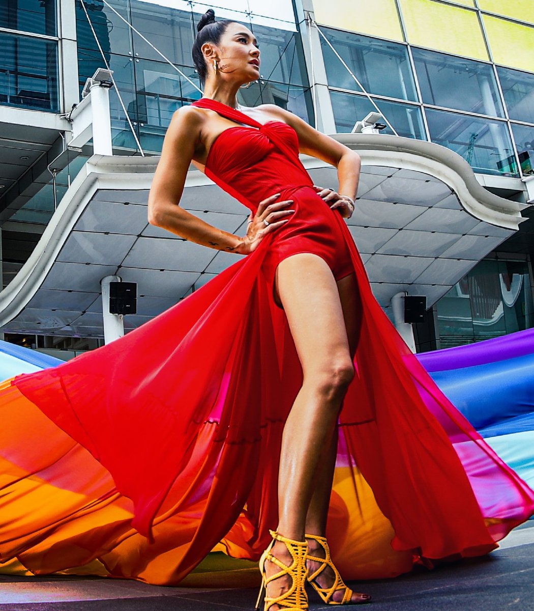 centralwOrld's tweet photo. 🏳‍🌈 #CelebratewithPride @ #centralwOrld เฉลิมฉลองความภาคภูมิใจของกลุ่ม LGBTQ+ คนไทยสู่ระดับโลก กับคุณลูกเกด เมทินี ร่วมกับ @UNDPthailand และ @musebymetinee ตอกย้ำจุดยืนของเซ็นทรัลเวิลด์ ไม่ว่าโลกของคุณจะเป็นแบบไหน ค้นพบโลกของคุณในสิ่งที่ตัวคุณเป็นอย่างภาคภูมิใจได้ที่นี่ https://t.co/Bqql9MvviJ