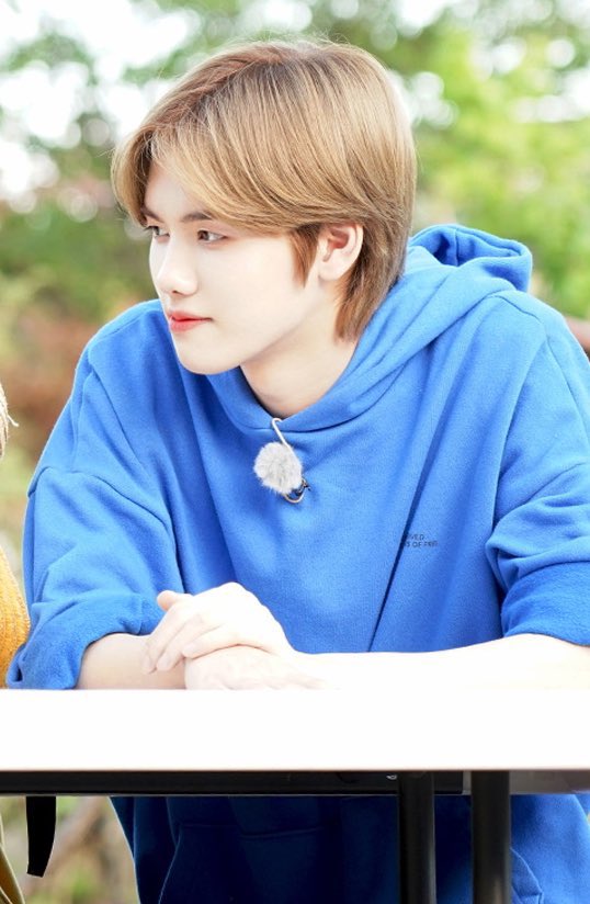 kmhfolder's tweet image. he just exists in perfect