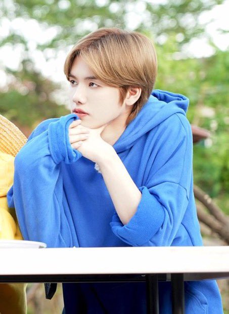 kmhfolder's tweet image. he just exists in perfect