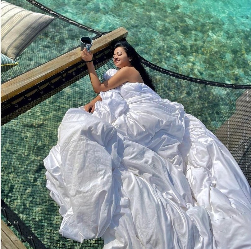 letsHopeMomina's tweet photo. I love #Helly &amp; she loves #white 
I lv white &amp; white is helly's 2nd name

 #RrahulSudhir loves black but he carries white so previously 

Rt it &amp; make them on top in white twitter list.. 
#WhiteTwitter

#IshqMeinMarjawan2 #HellyShah 
#HellyHolics #RraArmy #RrahulSudhir https://t.co/n00ruegv9m