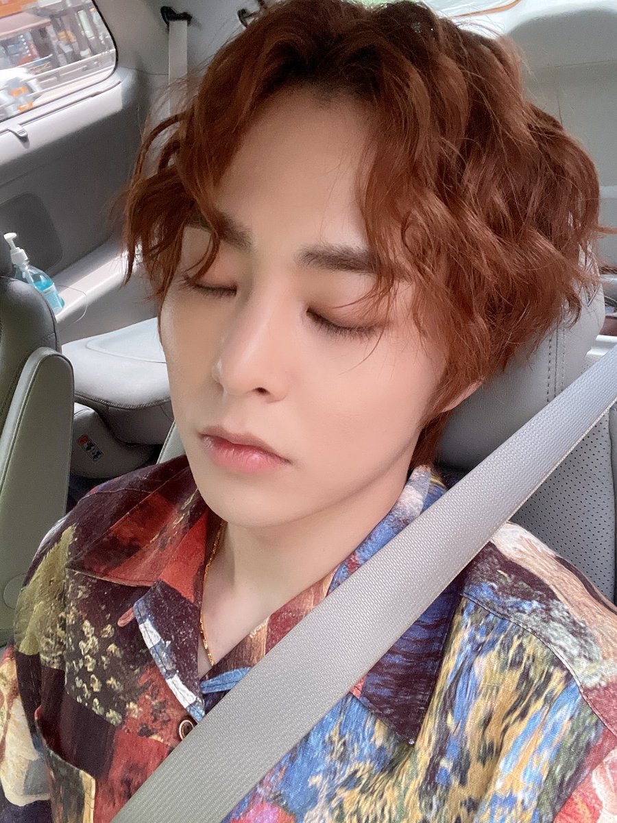 firstlovexox's tweet photo. MINSEOK Y JONGIN ESTAN PRECIOSOS LLORO DE LO BELLOS QUE ESTAN😭😭😭😭❤️ https://t.co/HqpCYiNc0T