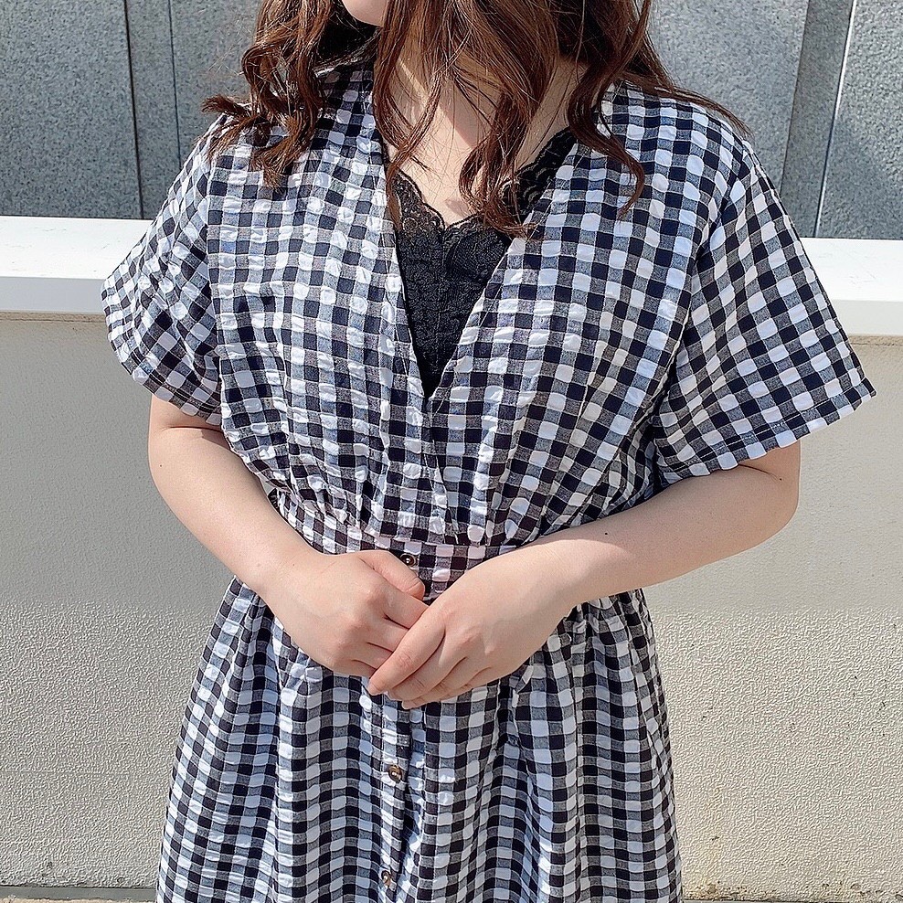 Wego ウィゴー Rt Punyus Press 定番柄のワンピース 軽くて着心地の良いワンピースは真夏日にも大活躍 ウエスト部分のリブでメリハリある着こなしに この夏おすすめアイテム ギンガムチェックワンピース 7 700 税込 着用サイズ