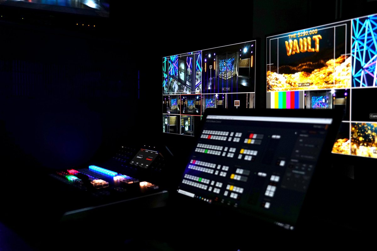 quickbeaminc's tweet photo. The last day of The Vault, after a two month run! 
📸 @kitschmotel 

#Quickbeam #Albuquerque #NewMexico #ConcertProduction #VideoProduction #SpecialFX https://t.co/o4McM6htsr