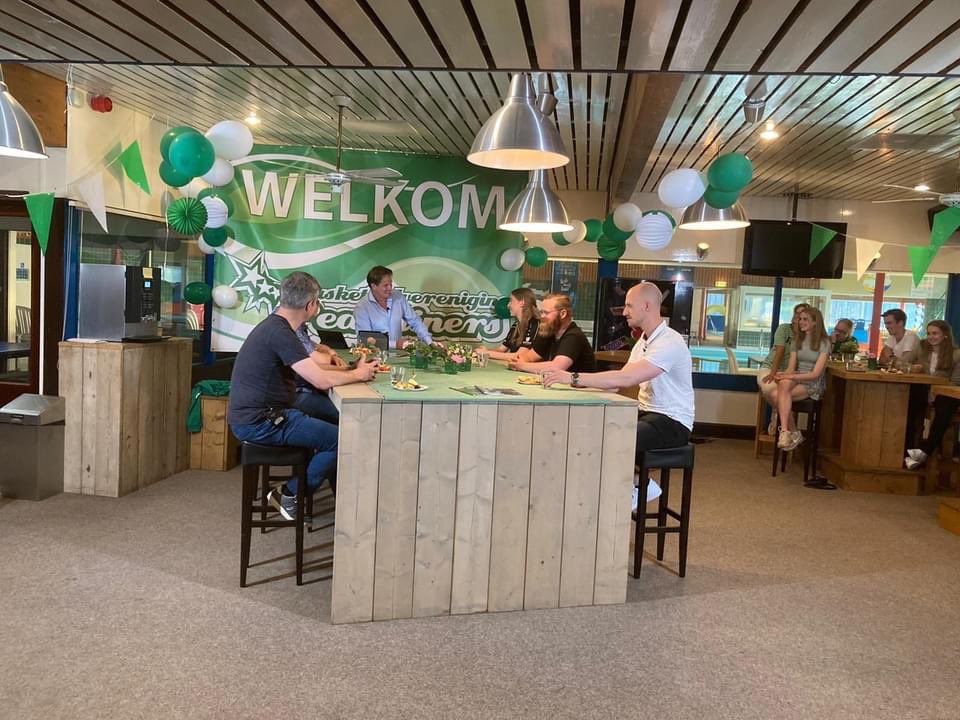 Wat een geweldige dag was het gisteren!! Allemaal bedankt voor je aanwezigheid en inzet. Uiteraard kunnen we dit niet doen zonder vrijwilligers! Organisatie en ondersteunende vrijwilligers: BEDANKT! #Speurtocht #talkshowFREEK #peatminersdag2021 #wijzijnpeatminers #vriezenveen