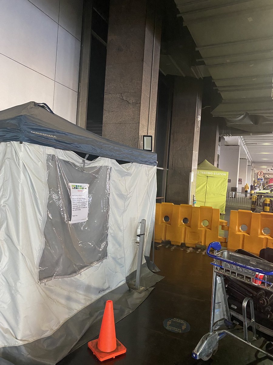 MirianDC's tweet photo. ORT Testing site ad says open at 07:00. It’s 07:41 and no one on duty @HealthZA https://t.co/KdaxESSGNe