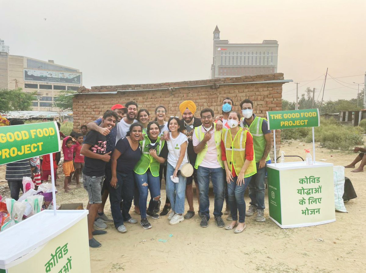 As part of the #rationdistributiondrive our team reached Gurgaon yesterday, to provide #ration and #sanitarynapkins to migrant labourers, mostly from Bengal, Madhya Pradesh and Rajasthan.
Through your support we've impacted the lives of 3200+ souls.
#volunteers #covidrelief